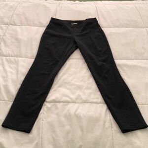 Max Studio houndstooth design skinny pants w back packets & elastic waistband